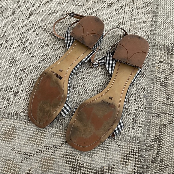 Gingham Sandals - Picture 3 of 4